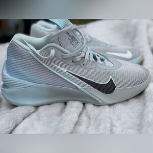 Nike G.T. Jump Academy Basketball Shoes